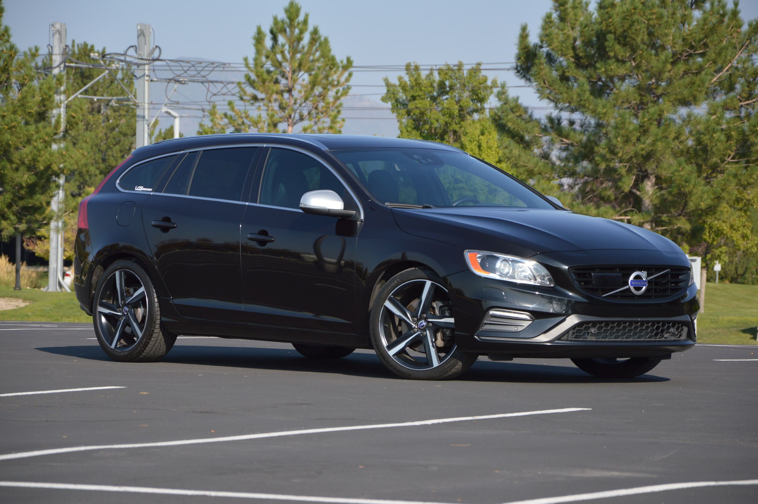 2016 Volvo V60 Wagon T6 Platinum R-Design AWD | Unique Car Guy