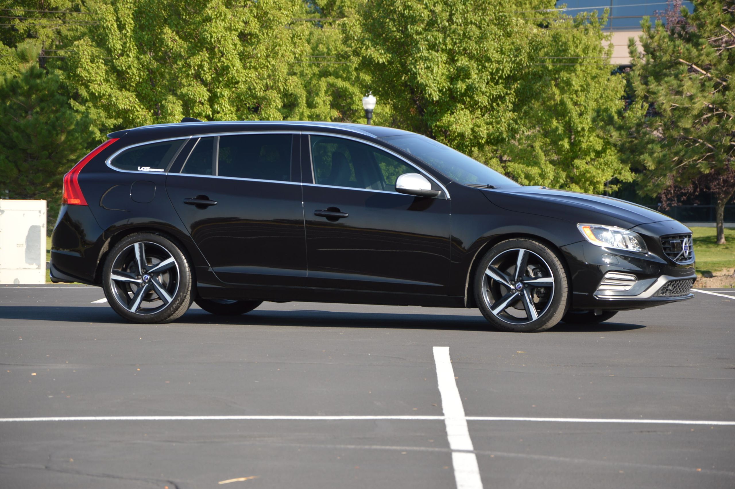 2016 Volvo V60 Wagon T6 Platinum R-Design AWD | Unique Car Guy